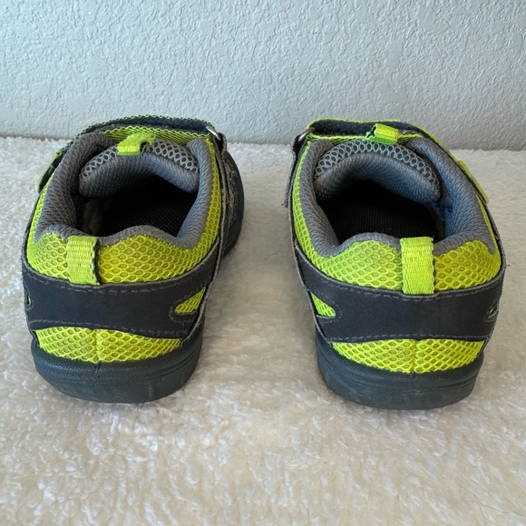 OshKosh B’Gosh Gray and Green Toddler Shoes Size 10 - Picture 3 of 9